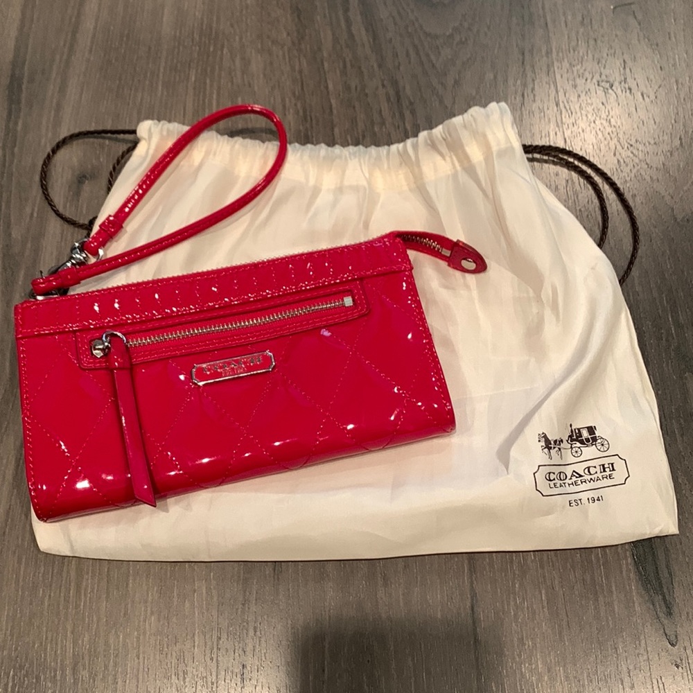 💔50% off - Red patent leather Coach wristlet